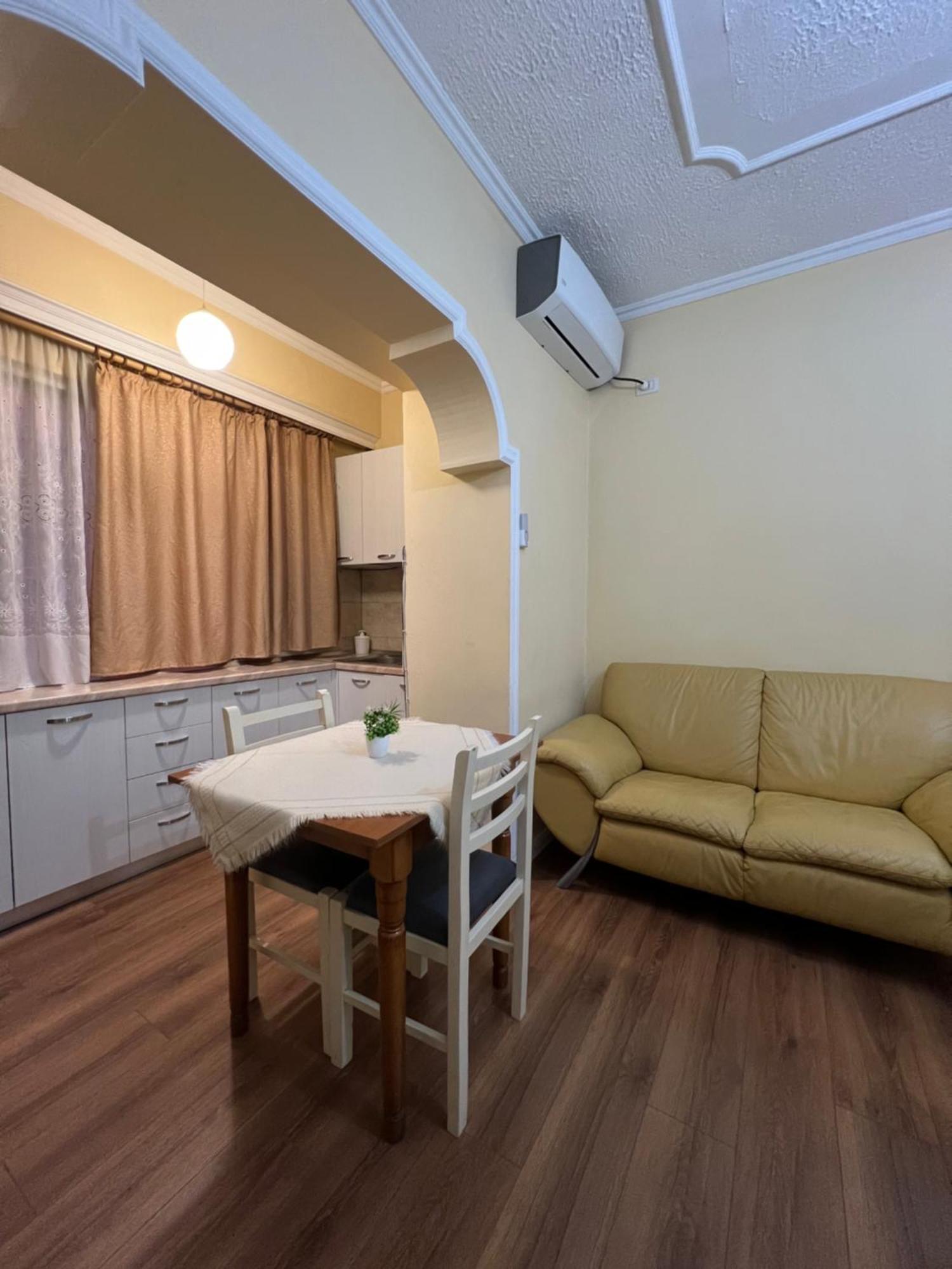 טיראנה Alle'S M Shyri Studio Apartment מראה חיצוני תמונה