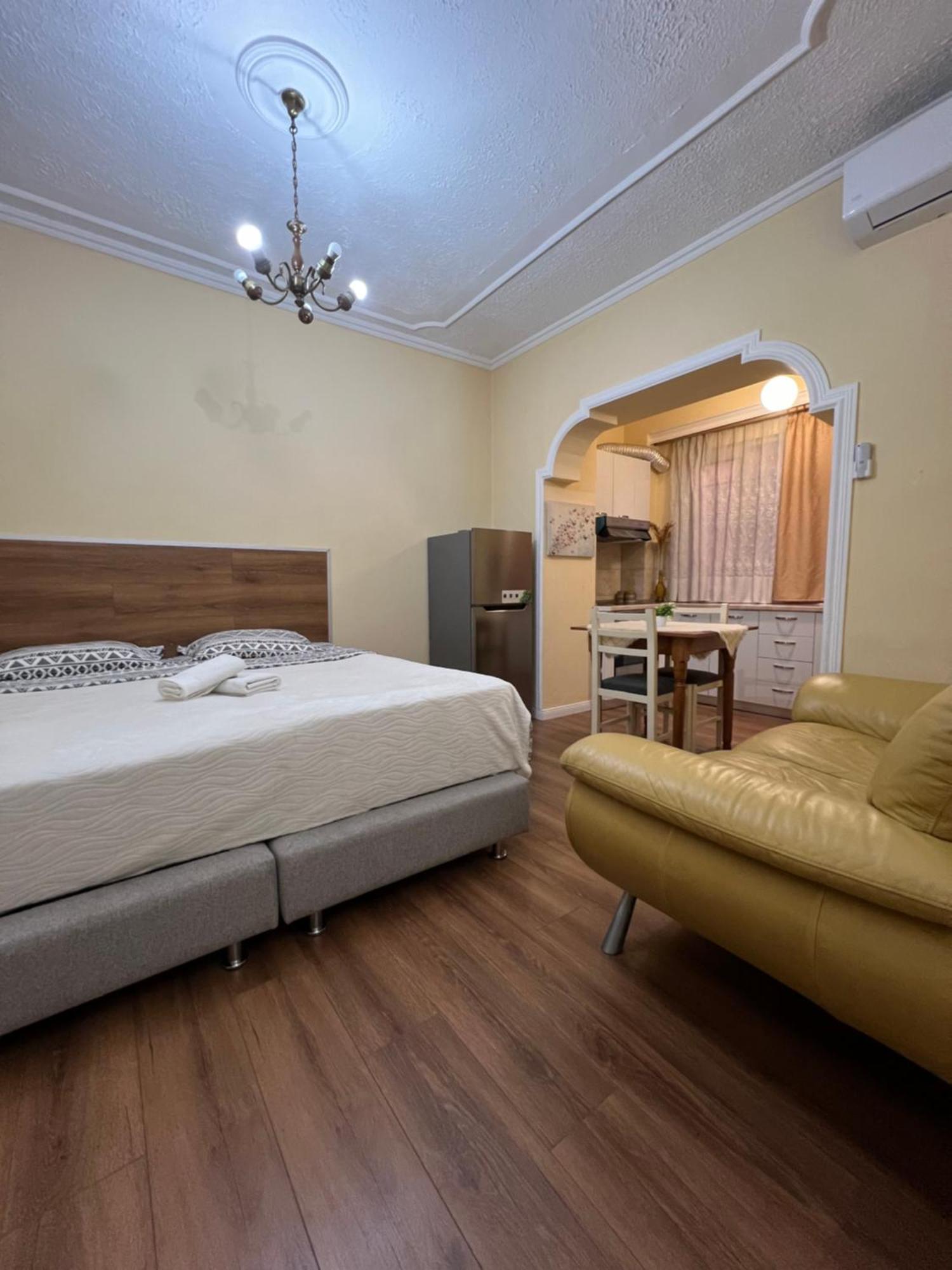 טיראנה Alle'S M Shyri Studio Apartment מראה חיצוני תמונה